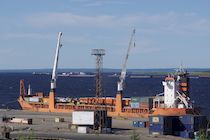 Енисейский край Город и морской порт Дудинка `Арктика-1` с грузом у причала