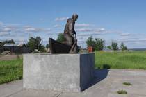 Памятник рыбакам в Туруханске