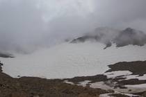 Камчатка Вулкан Мутновский Снег, который лежит и летом