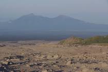 Камчатка Вулкан Шивелуч. Извержение и до него Утро на склоне с видом на Харчинский вулкан