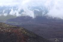 Камчатка Вулкан Толбачик и чёрное пространство рядом Застывшая лава
