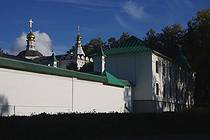 Борисоглебский монастырь: cправа - братские кельи