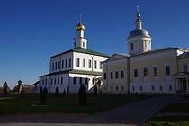 Богоявленскийй собор и Сергиевская церковь