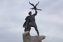 Памятник основателю города князю Владимиру Храброму