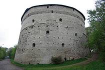 Покровская башня. Ее называют самой мощной крепостной башней Пскова