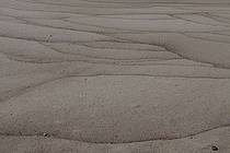 Следы волн на песке