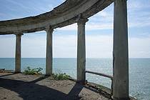 Здание портопункта Мацеста - прекрасная колоннада с видом на море