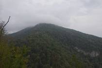 Сочи Орлиные скалы над Агурскии ущельем За Ахун зацепились облака