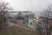 Вид с кремлёвской стены на памятник